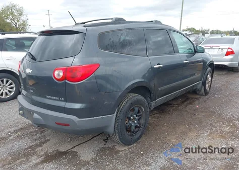 2011 Chevrolet Traverse Ls z USA, uszkodzony, nr VIN 1GNKREED2BJ358695